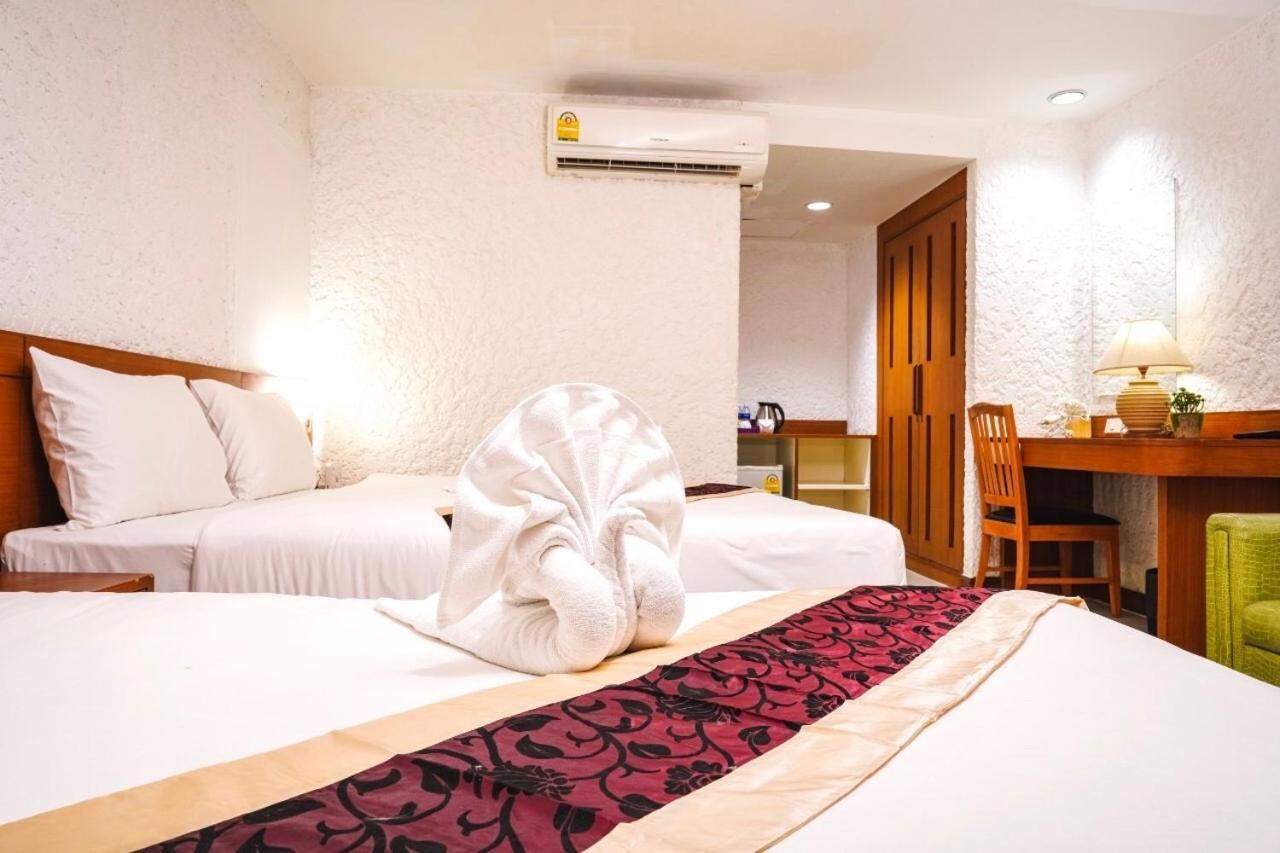 Neptuna Hotel Patong Buitenkant foto