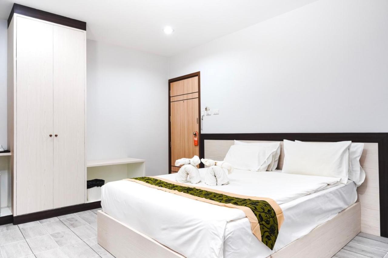 Neptuna Hotel Patong Buitenkant foto